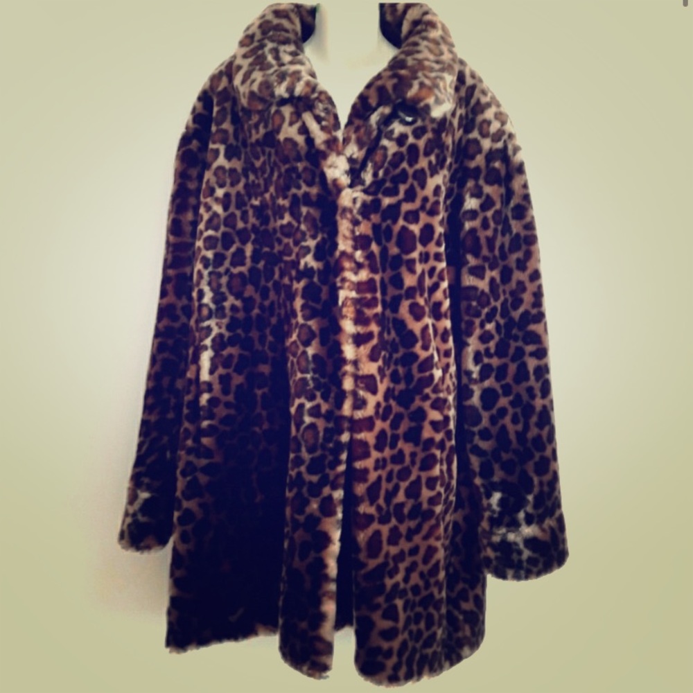 Adorable Vintage Leopard Coat Jacket